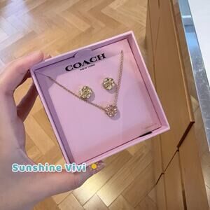 NWT Coach Enamel Tea Rose Earrings & Necklace Set Gold/Pink CEM51